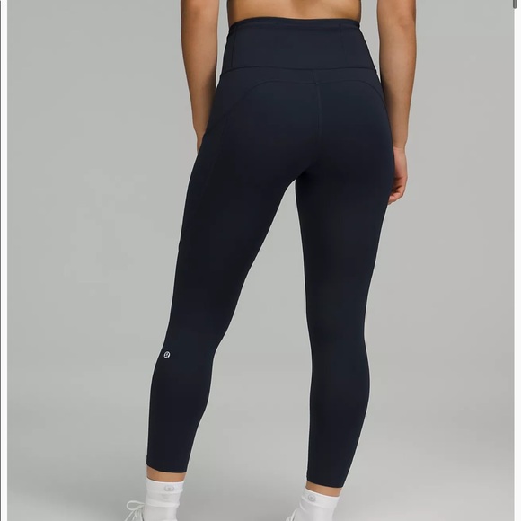 Lululemon Fast and Free Cropped Size 4 23 inch - Picture 3 of 3